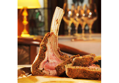 Carrè di agnello del Quercy ruspante in crosta di porcini