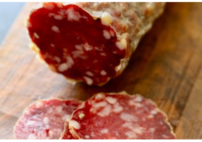 La salsiccia più famosa della capitale della gastronomia.