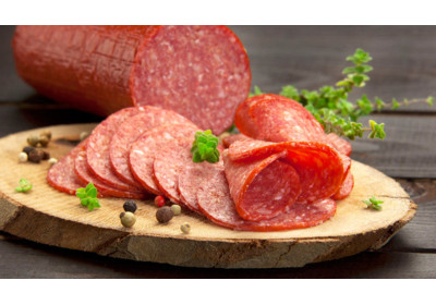 Il salame è una delle salsicce secche tipiche d'Italia.