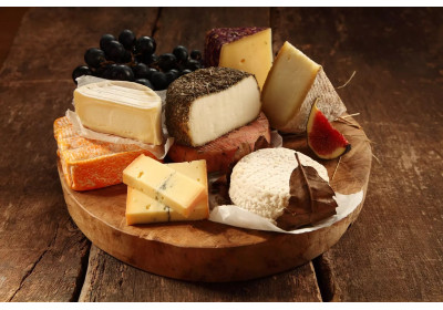 Expresión culinaria francesa: ENTRE PERA Y QUESO
