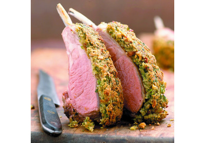 Sella di agnello in crosta di erbe e senape.