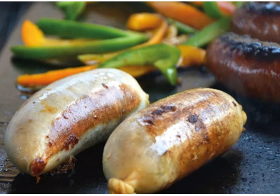 Andouillettes da grigliare sul barbecue, a la plancha, soprattutto a fuoco molto, molto basso.