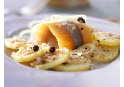 La ricetta per le aringhe alle mele sott'olio.