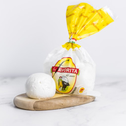 Mozzarella di bufala with raw milk PDO - 250g LA FAVORITA DEL CASARO - 1