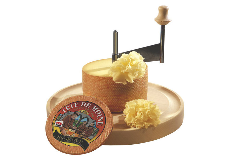 Formaggio svizzero un po' più morbido del Gruyères, il Tête de Moine si mangia sotto forma di rosette...