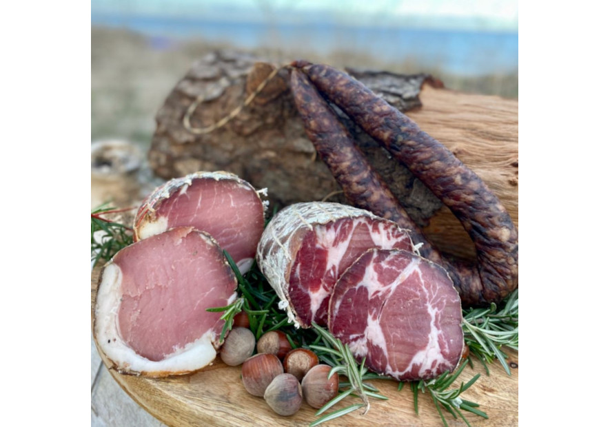 Salumeria corsa, portavoce dell'eccellenza gastronomica.