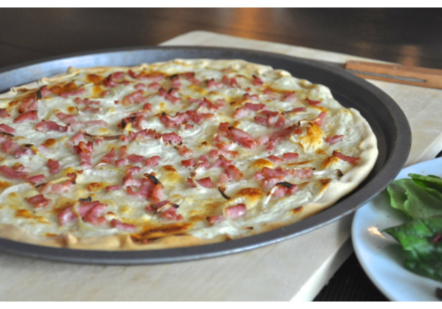 TARTE FLAMBÉE - FLAMMEKUECHE