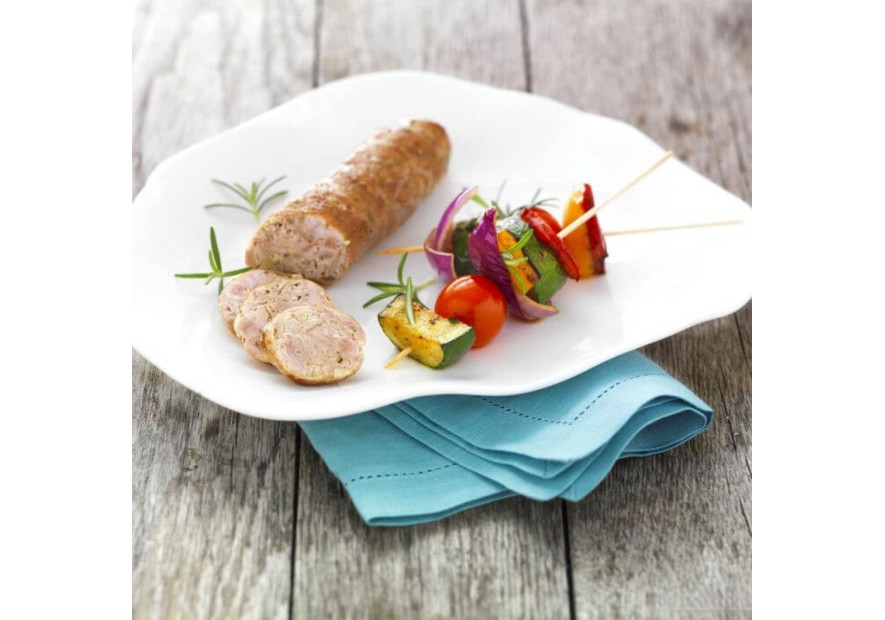Salsiccia alla griglia e spiedini di verdure al rosmarino