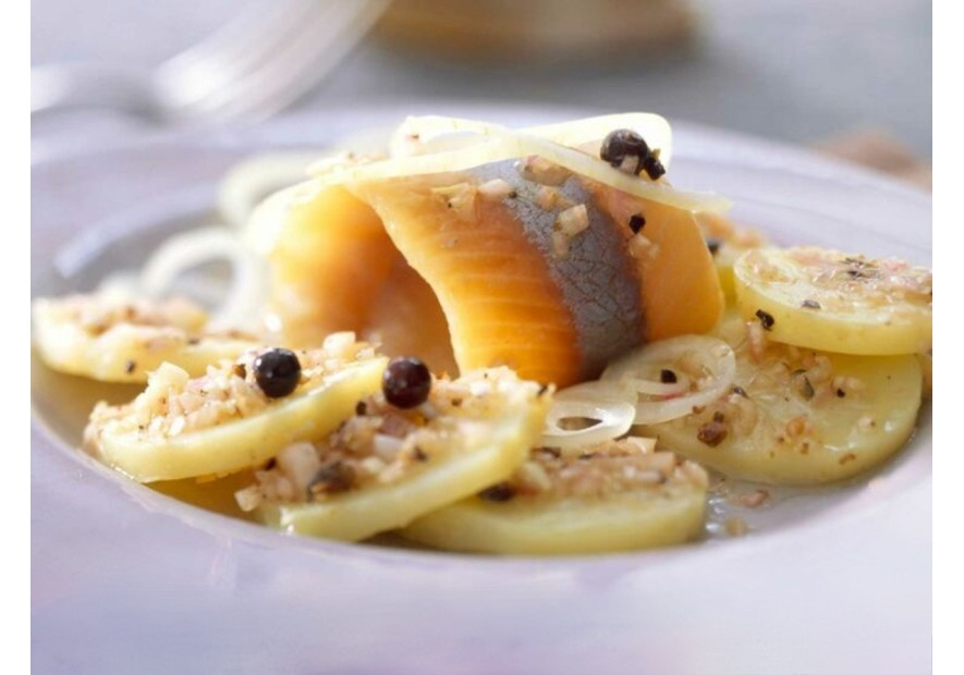 La ricetta per le aringhe alle mele sott'olio.