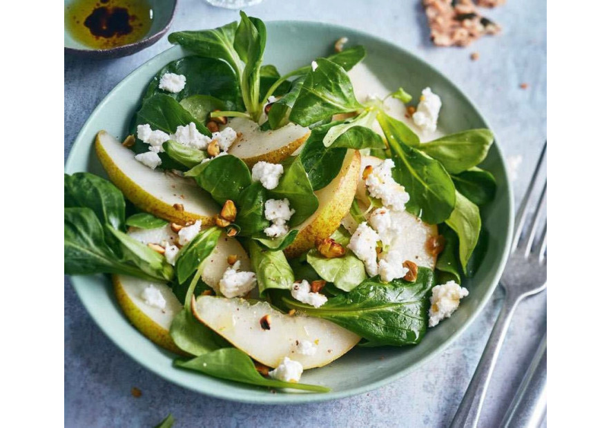 La nostra insalata autunnale preferita del momento: pere e salsa al gorgonzola!