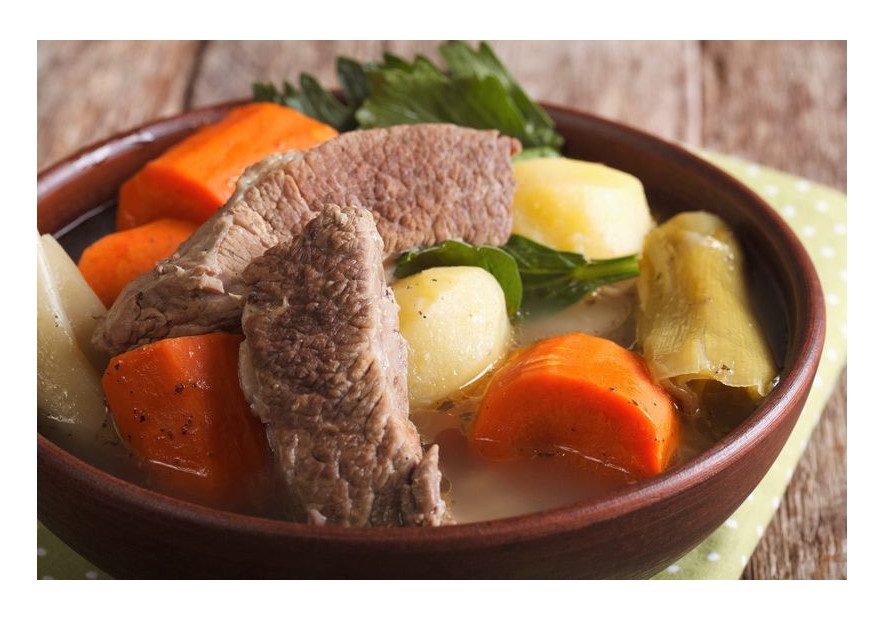 Il pot-au-feu, questo piatto da “buona donna” che ci riconcilia con l’inverno…