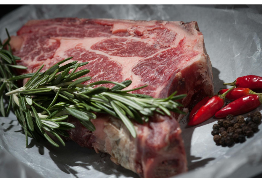 Maturazione della carne: tutto su carni maturati e cantine professionali